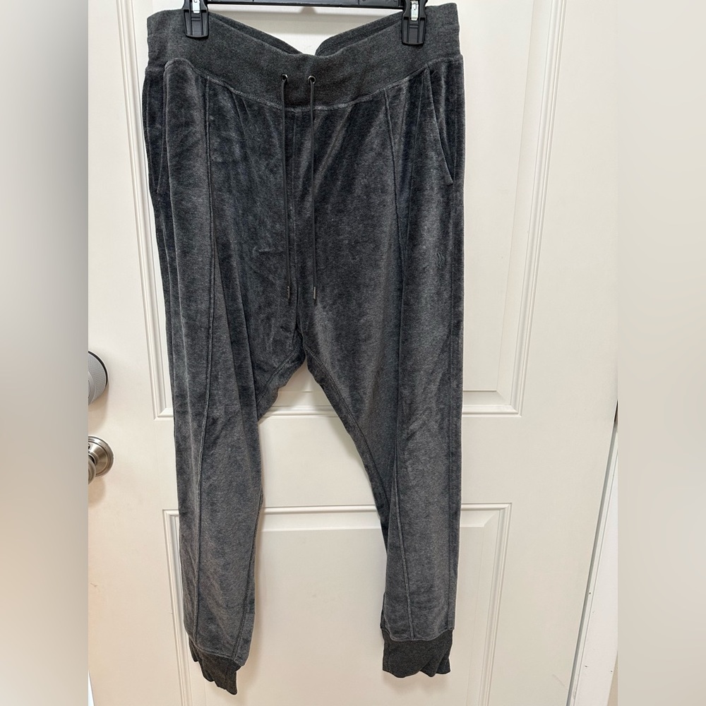 NWOT Women’s Polo sweatpants